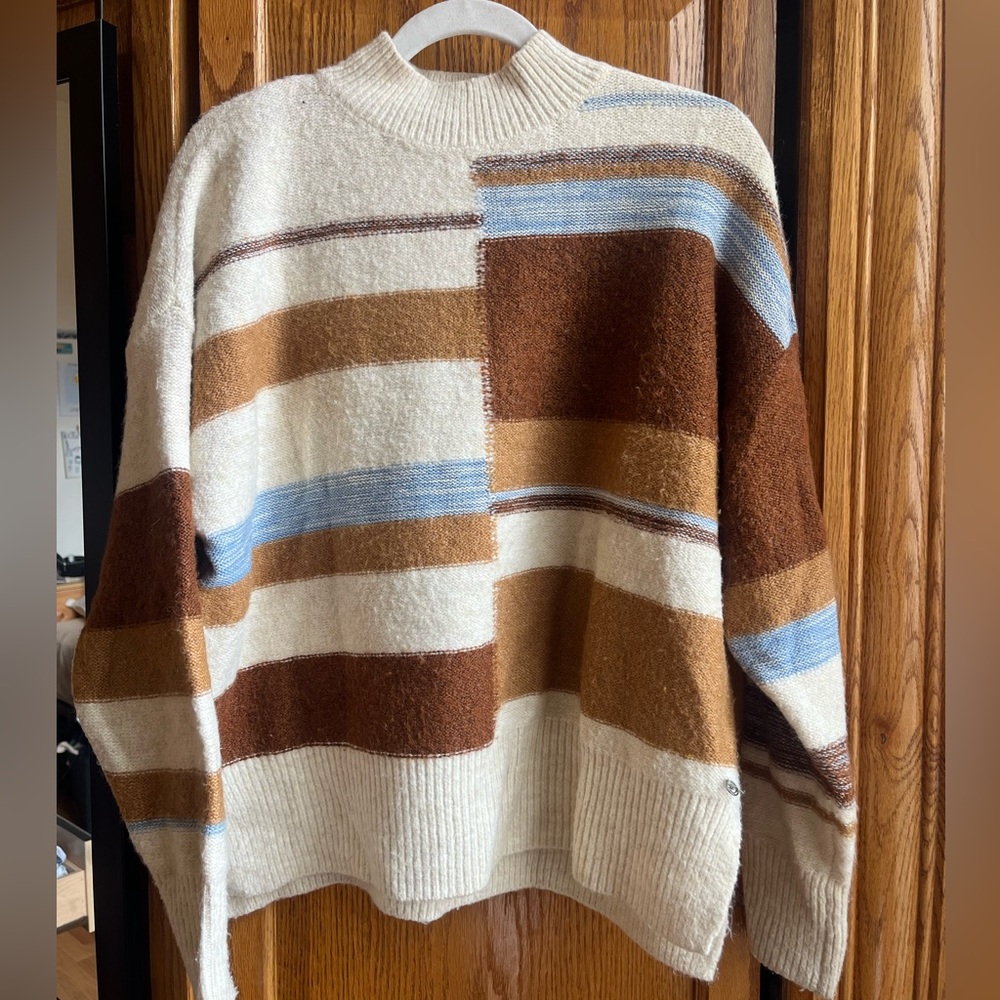 Medium patterned sweater